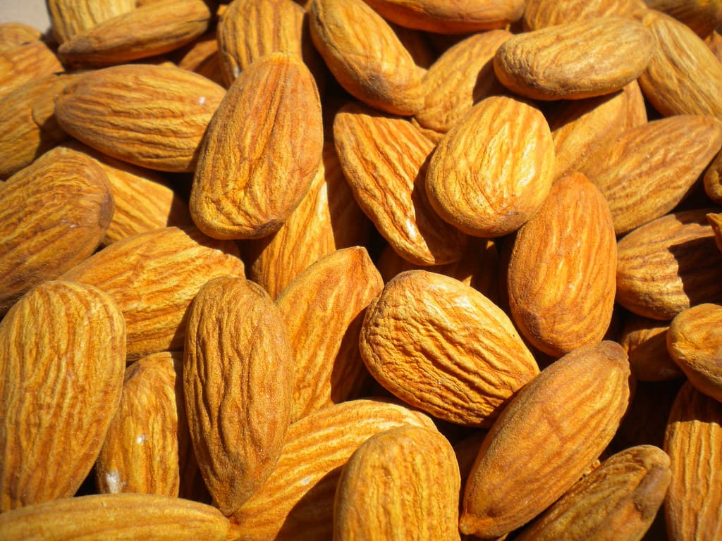 Maghaz Badam American (Almond Kernels)